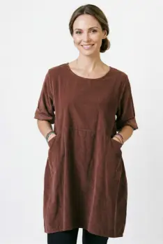 Rochie tunica din catifea reiata, croi lejer cu buzunare, stil casual modern, maro ciocolata imagine