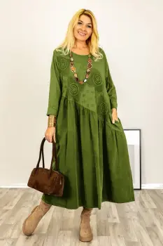 Rochie verde oliv cu taietura oblica si broderie, din catifea reiata si jerseu, oversize imagine