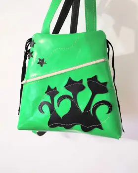 Rucsac din piele naturala verde neon,cu pisicute imagine