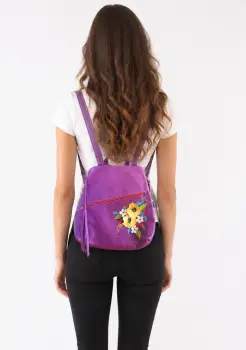 Rucsac mov din piele naturala ,cu flori de camp , unicat imagine