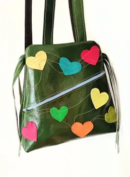 Rucsac verde smarald din piele naturala,cu inimioare imagine
