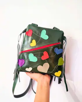 Rucsac verde smarald din piele naturala,cu inimioare colorate imagine