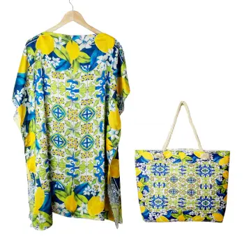 Set rochie tip poncho din matase si geanta mare de vara cu model mediteranean cu lamai pe alb, verde si albastru imagine