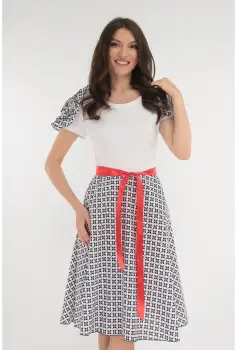 Rochie clos alba cu imprimeu floral bleumarin-rosu imagine