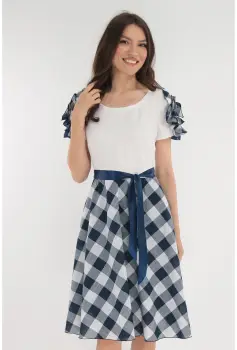 Rochie clos alba cu imprimeu in carouri bleumarin imagine