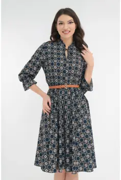 Rochie clos bleumarin cu o curea caramizie in talie imagine