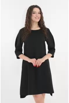 Rochie cocktail neagra cu accesorii aurii si lantisor imagine