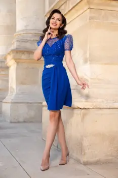 Rochie de ocazie eleganta albastru-royal Angie cu paiete si trena pe o parte imagine