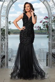 Rochie de seara neagra eleganta tip sirena Elvira cu trandafiri 3D imagine