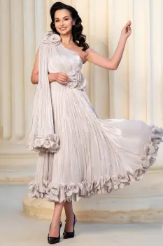 Rochie eleganta bej Caroline midi din voal peliculizat plisat imagine