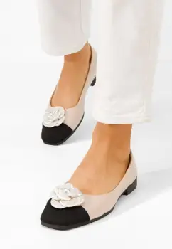 Balerini dama Sorena bej imagine