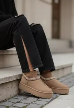 Cizme tip UGG imagine