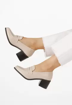 Mocasini cu toc Sereya bej imagine