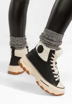 Tenisi inalti dama Oziana negri imagine